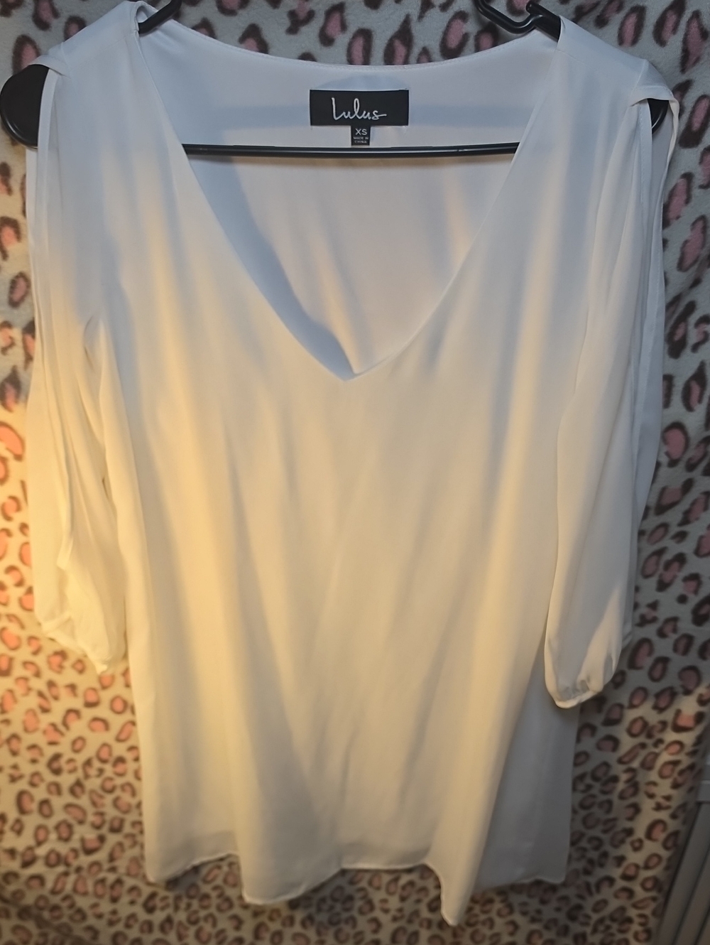 Lulu's Cream V-Neck Tunic Blouse